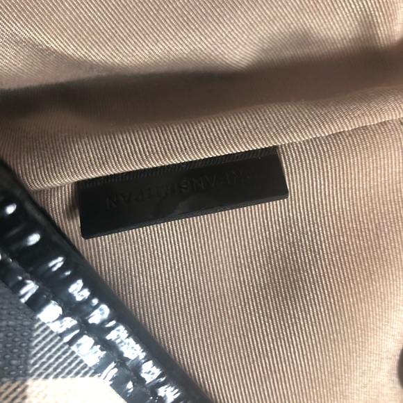 SOLD! Burberry | Canterbury Tote - Picture 4 of 8